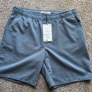 Zara Men's Athletic Shorts in Gray